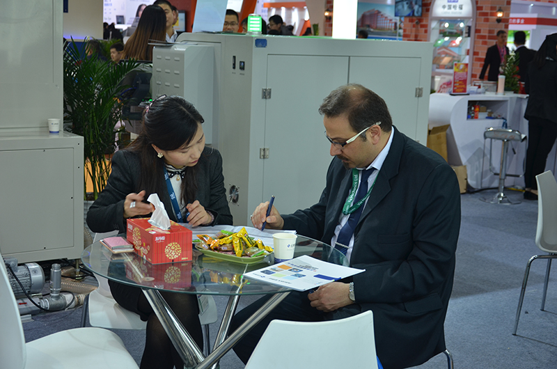 外貿(mào)人員接待國(guó)外客戶 外貿(mào)人員接待國(guó)外客戶